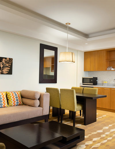 Longstay - Holiday Inn & Suite Jakarta Gajah Mada